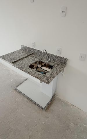 Apartamento à venda com 28m², 1 quarto e sem vaga Apartamento à venda com 28m², 1 quarto e sem vagaCozinha e Área de Serviço