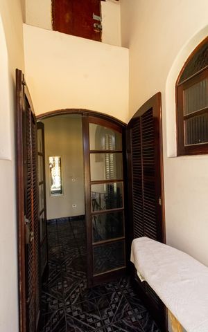 Casa à venda com 250m², 5 quartos e 2 vagas