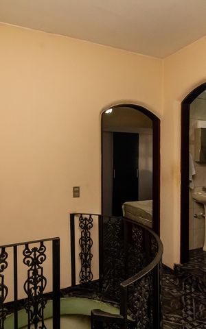 Casa à venda com 250m², 5 quartos e 2 vagas