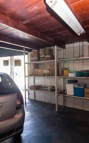 Casa à venda com 250m², 5 quartos e 2 vagas