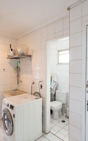 Apartamento à venda com 173m², 3 quartos e 2 vagas Apartamento à venda com 173m², 3 quartos e 2 vagasLavanderia