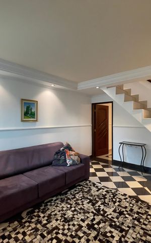 Casa à venda com 112m², 2 quartos e 1 vaga Casa à venda com 112m², 2 quartos e 1 vagaSala