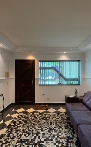 Casa à venda com 112m², 2 quartos e 1 vaga Casa à venda com 112m², 2 quartos e 1 vagaSala