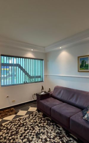 Casa à venda com 112m², 2 quartos e 1 vaga Casa à venda com 112m², 2 quartos e 1 vagaSala