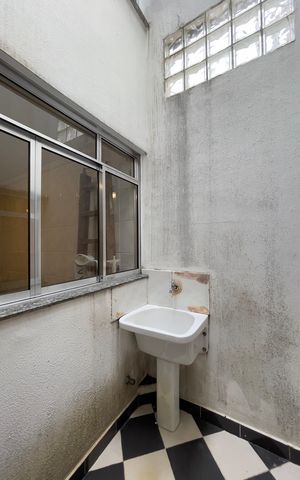 Casa à venda com 112m², 2 quartos e 1 vaga Casa à venda com 112m², 2 quartos e 1 vagaÁrea de Serviço