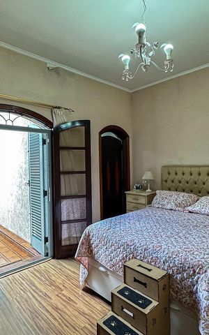 Casa à venda com 200m², 4 quartos e 4 vagas Casa à venda com 200m², 4 quartos e 4 vagasSuíte