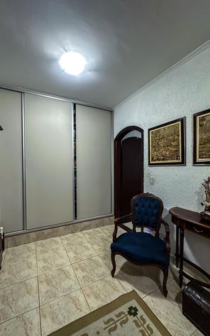 Casa à venda com 200m², 4 quartos e 4 vagas Casa à venda com 200m², 4 quartos e 4 vagasSala 3