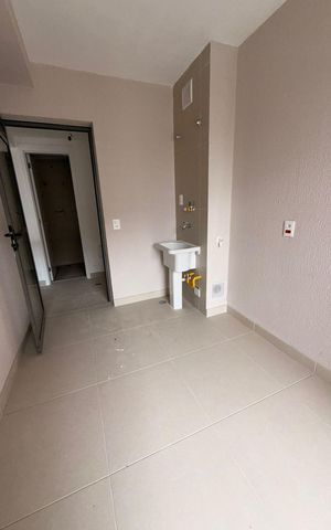 Apartamento à venda com 155m², 3 quartos e 2 vagas Apartamento à venda com 155m², 3 quartos e 2 vagasÁrea de serviço