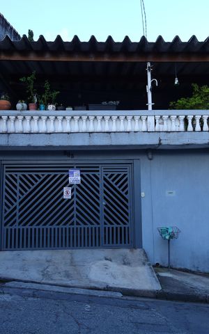 Casa à venda com 103m², 2 quartos e 2 vagasFachada do imóvel - Fachada do imóvel - Placa instalada no portão do imóvel - Código da placa: COXT-123