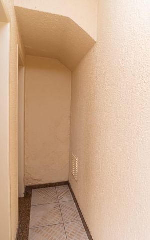 Casa à venda com 245m², 3 quartos e 10 vagasCorredor