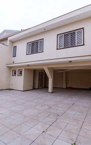 Casa à venda com 245m², 3 quartos e 10 vagasFachada