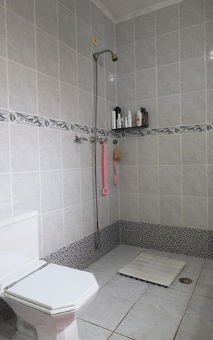 Casa para alugar com 478m², 5 quartos e 5 vagasBanheiro Quarto 1 suíte