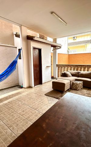 Casa à venda com 222m², 3 quartos e 4 vagas Casa à venda com 222m², 3 quartos e 4 vagasQuintal