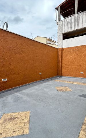 Casa à venda com 222m², 3 quartos e 4 vagas Casa à venda com 222m², 3 quartos e 4 vagasQuintal