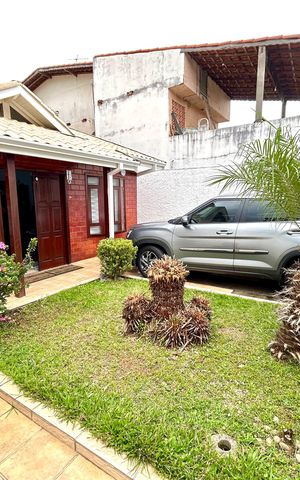 Casa à venda com 222m², 3 quartos e 4 vagas Casa à venda com 222m², 3 quartos e 4 vagasGaragem