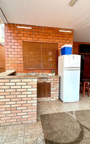 Casa à venda com 222m², 3 quartos e 4 vagas Casa à venda com 222m², 3 quartos e 4 vagasQuintal / Churrasqueira