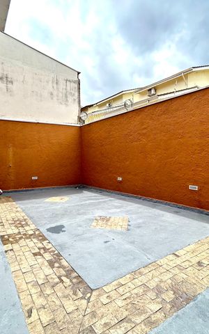 Casa à venda com 222m², 3 quartos e 4 vagas Casa à venda com 222m², 3 quartos e 4 vagasQuintal