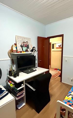 Casa à venda com 222m², 3 quartos e 4 vagas Casa à venda com 222m², 3 quartos e 4 vagasQuarto 2