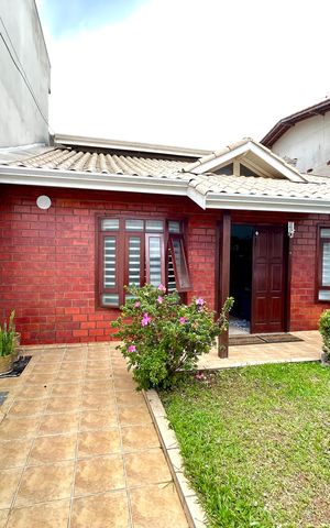 Casa à venda com 222m², 3 quartos e 4 vagas Casa à venda com 222m², 3 quartos e 4 vagasGaragem