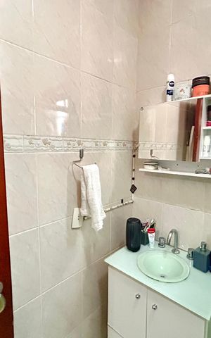 Casa à venda com 222m², 3 quartos e 4 vagas Casa à venda com 222m², 3 quartos e 4 vagasBanheiro 1