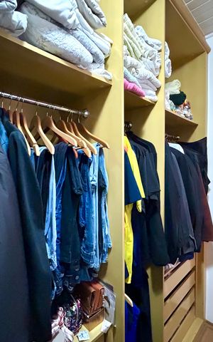 Casa à venda com 222m², 3 quartos e 4 vagas Casa à venda com 222m², 3 quartos e 4 vagasCloset da suíte