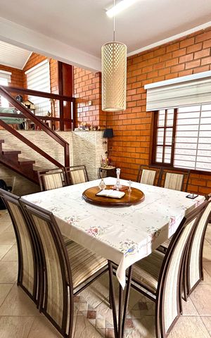 Casa à venda com 222m², 3 quartos e 4 vagas Casa à venda com 222m², 3 quartos e 4 vagasCopa