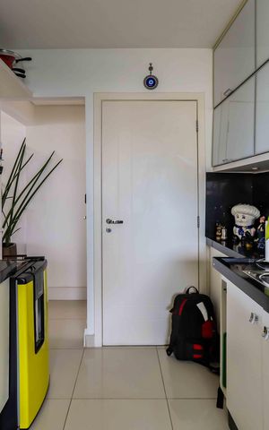 Apartamento à venda com 98m², 2 quartos e 1 vaga Apartamento à venda com 98m², 2 quartos e 1 vagaCozinha e Área de Serviço