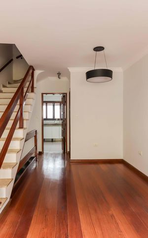 Casa de condomínio à venda com 113m², 2 quartos e 2 vagasSala