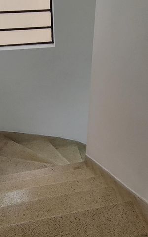 Casa à venda com 170m², 2 quartos e 6 vagas