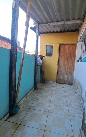 Casa à venda com 78m², 2 quartos e sem vaga Casa à venda com 78m², 2 quartos e sem vagaVaranda
