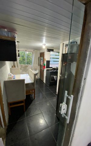 Casa à venda com 160m², 4 quartos e sem vaga Casa à venda com 160m², 4 quartos e sem vagaCasa 2
