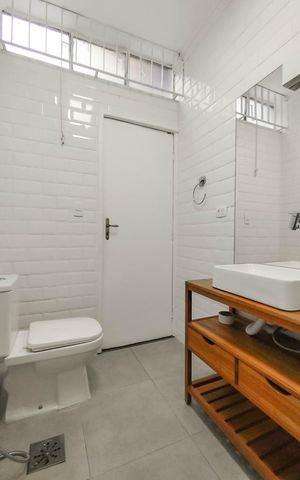 Casa à venda com 144m², 2 quartos e 1 vaga Casa à venda com 144m², 2 quartos e 1 vagaBanheiro Social 1