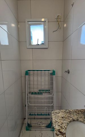 Apartamento à venda com 81m², 2 quartos e 3 vagas Apartamento à venda com 81m², 2 quartos e 3 vagasGaragem - Banheiro