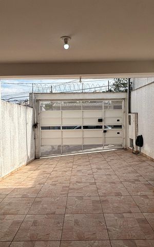 Apartamento à venda com 81m², 2 quartos e 3 vagas Apartamento à venda com 81m², 2 quartos e 3 vagasGaragem