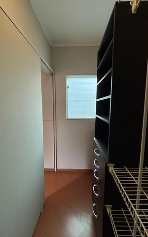 Casa à venda com 166m², 3 quartos e 3 vagas Casa à venda com 166m², 3 quartos e 3 vagasQuarto 2 Closet