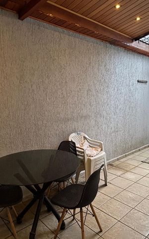 Casa à venda com 166m², 3 quartos e 3 vagas Casa à venda com 166m², 3 quartos e 3 vagasÁrea comum