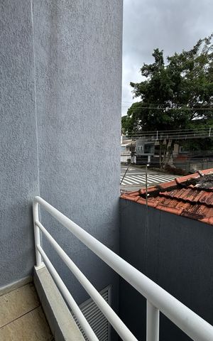 Casa à venda com 166m², 3 quartos e 3 vagas Casa à venda com 166m², 3 quartos e 3 vagasQuarto 1 Varanda