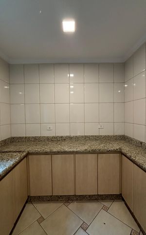 Casa à venda com 166m², 3 quartos e 3 vagas Casa à venda com 166m², 3 quartos e 3 vagasCozinha