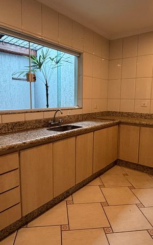 Casa à venda com 166m², 3 quartos e 3 vagas Casa à venda com 166m², 3 quartos e 3 vagasCozinha