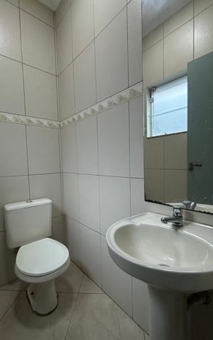 Casa à venda com 166m², 3 quartos e 3 vagas Casa à venda com 166m², 3 quartos e 3 vagasLavabo