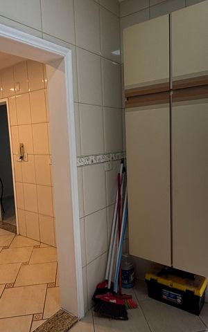 Casa à venda com 166m², 3 quartos e 3 vagas Casa à venda com 166m², 3 quartos e 3 vagasÁrea de Serviço