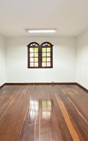 Casa à venda com 420m², 6 quartos e 4 vagas