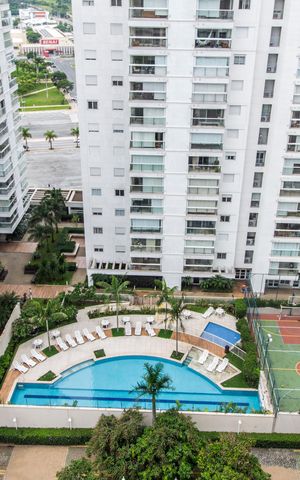 Apartamento à venda com 82m², 2 quartos e 2 vagas Apartamento à venda com 82m², 2 quartos e 2 vagasVista da Suíte