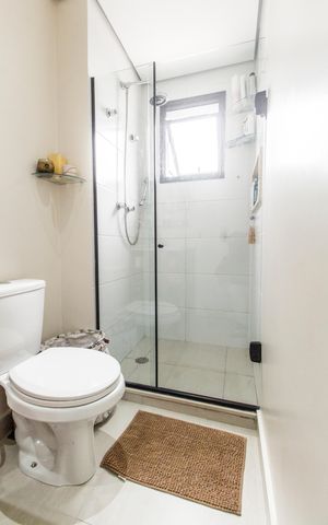 Apartamento à venda com 82m², 2 quartos e 2 vagas Apartamento à venda com 82m², 2 quartos e 2 vagasBanheiro da Suíte