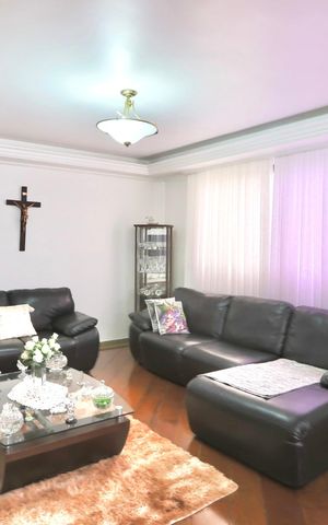 Casa de condomínio à venda com 256m², 3 quartos e 3 vagas Casa de condomínio à venda com 256m², 3 quartos e 3 vagasSala