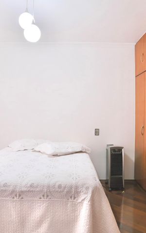 Casa de condomínio à venda com 256m², 3 quartos e 3 vagas Casa de condomínio à venda com 256m², 3 quartos e 3 vagasQuarto 2