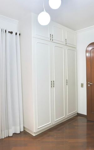 Casa de condomínio à venda com 256m², 3 quartos e 3 vagas Casa de condomínio à venda com 256m², 3 quartos e 3 vagasQuarto 3