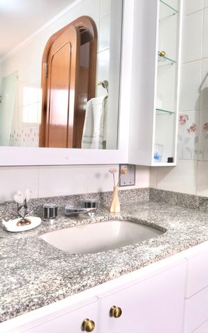 Casa de condomínio à venda com 256m², 3 quartos e 3 vagas Casa de condomínio à venda com 256m², 3 quartos e 3 vagasBanheiro do Quarto 2
