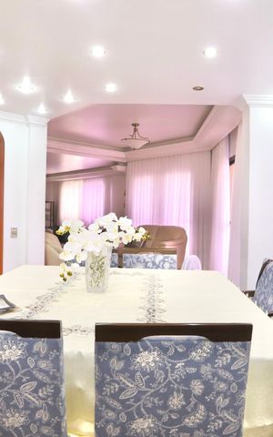 Casa de condomínio à venda com 256m², 3 quartos e 3 vagas Casa de condomínio à venda com 256m², 3 quartos e 3 vagasSala de Jantar