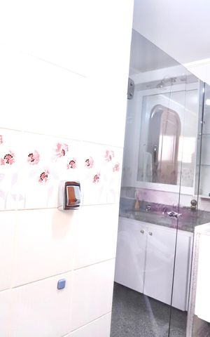 Casa de condomínio à venda com 256m², 3 quartos e 3 vagas Casa de condomínio à venda com 256m², 3 quartos e 3 vagasBanheiro do Quarto 2
